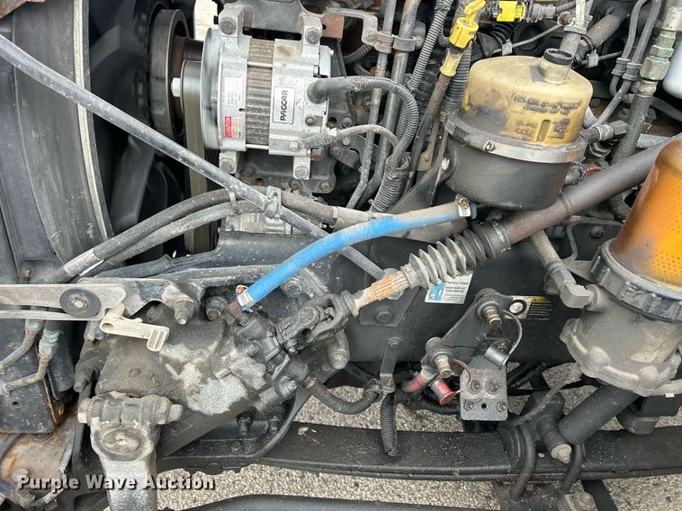 image for item DS0789 2012 Peterbilt  384 semi truck