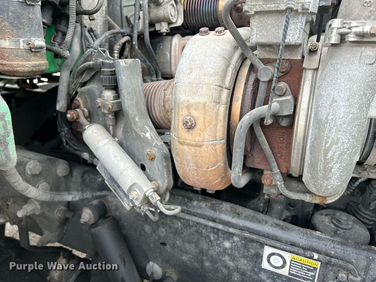 image for item DS0789 2012 Peterbilt  384 semi truck