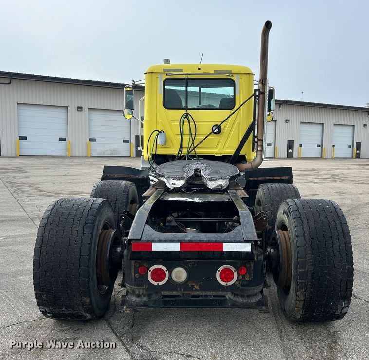 image for item DS0790 2012 Mack CXU613 semi truck