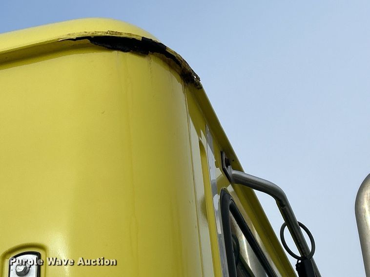 image for item DS0790 2012 Mack CXU613 semi truck