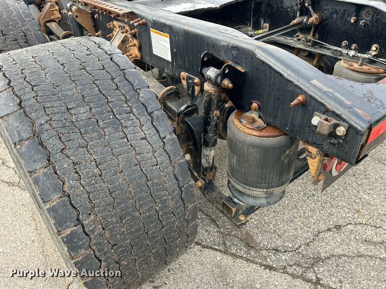 image for item DS0790 2012 Mack CXU613 semi truck