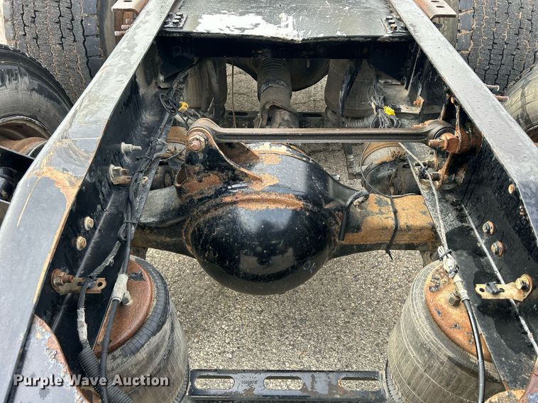 image for item DS0790 2012 Mack CXU613 semi truck