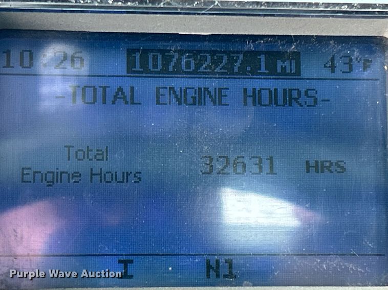 image for item DS0790 2012 Mack CXU613 semi truck