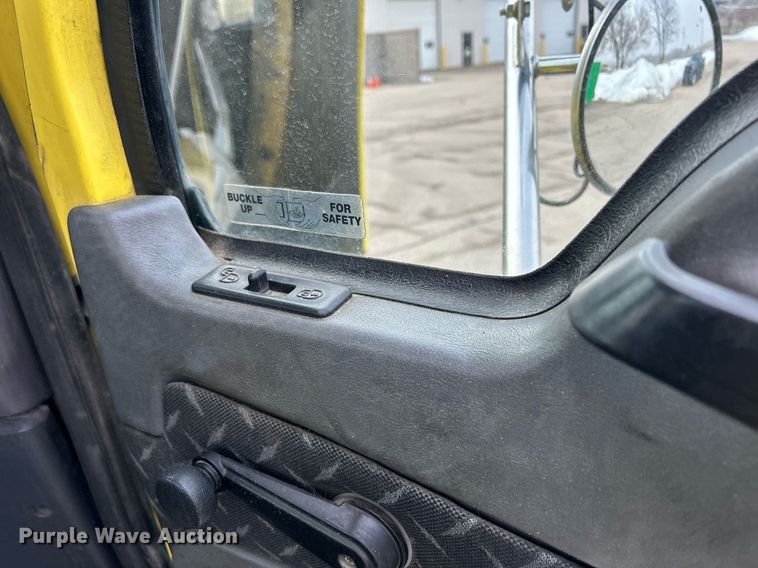 image for item DS0790 2012 Mack CXU613 semi truck