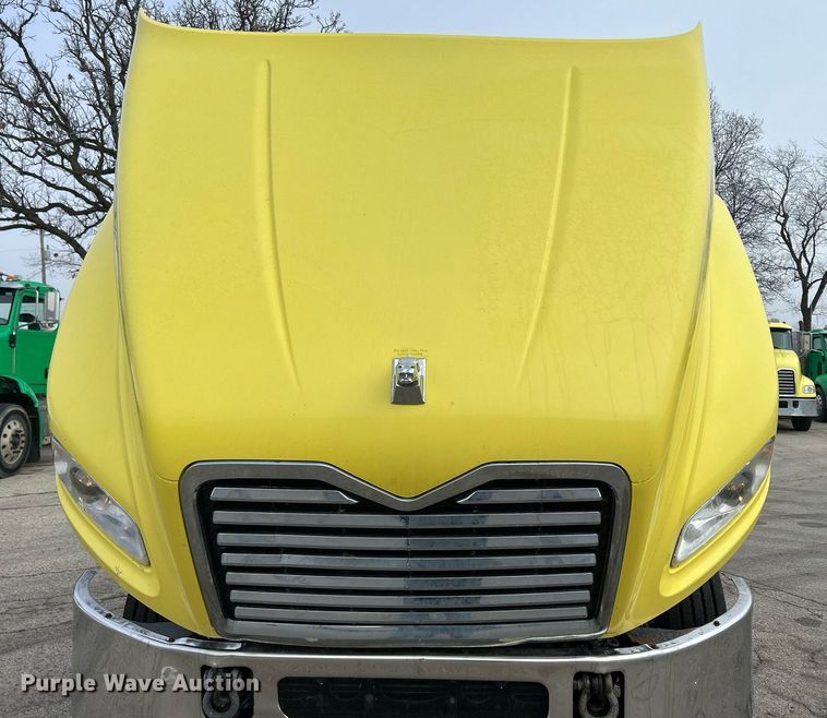 image for item DS0790 2012 Mack CXU613 semi truck