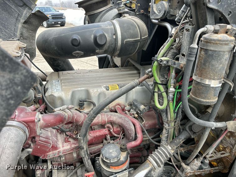 image for item DS0790 2012 Mack CXU613 semi truck