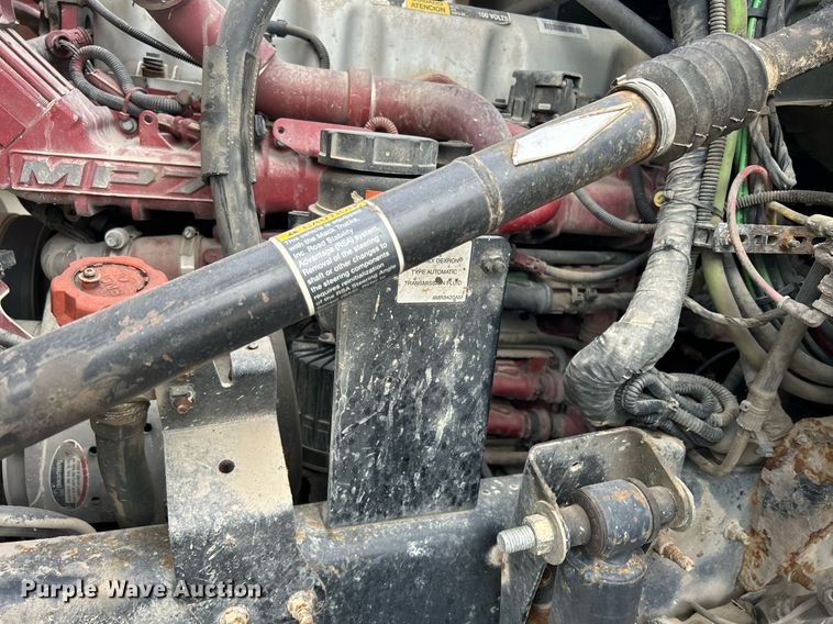 image for item DS0790 2012 Mack CXU613 semi truck