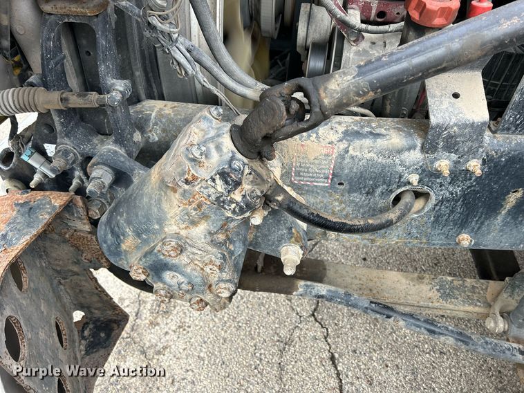 image for item DS0790 2012 Mack CXU613 semi truck