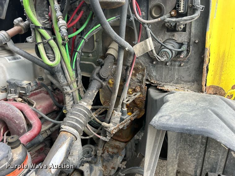 image for item DS0790 2012 Mack CXU613 semi truck