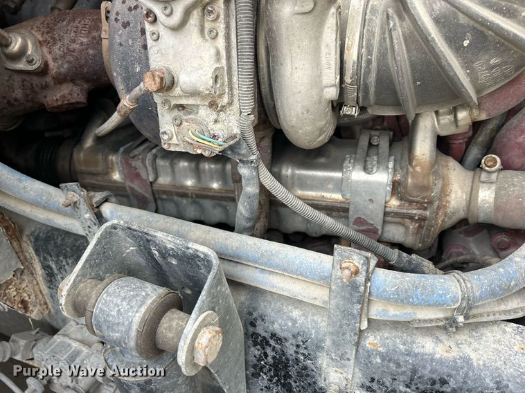 image for item DS0790 2012 Mack CXU613 semi truck