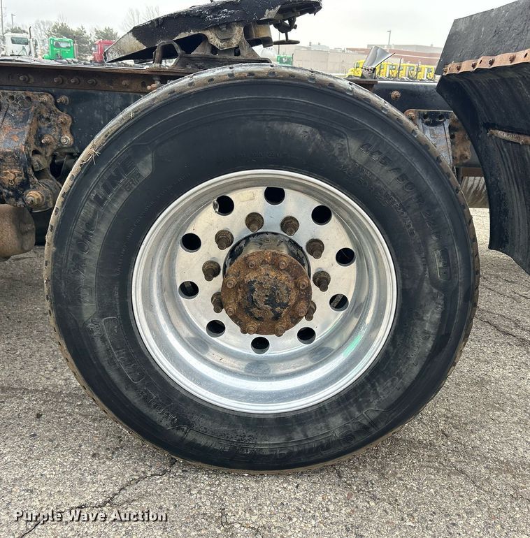 image for item DS0790 2012 Mack CXU613 semi truck