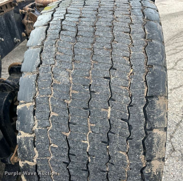 image for item DS0790 2012 Mack CXU613 semi truck