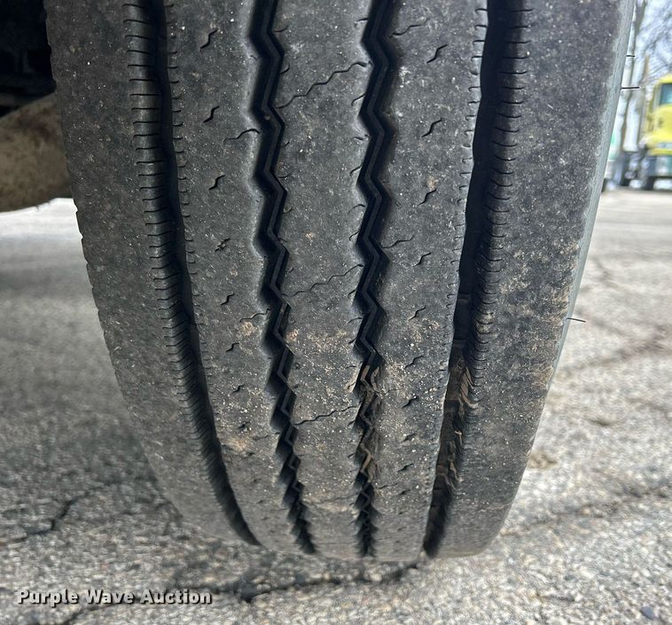 image for item DS0790 2012 Mack CXU613 semi truck