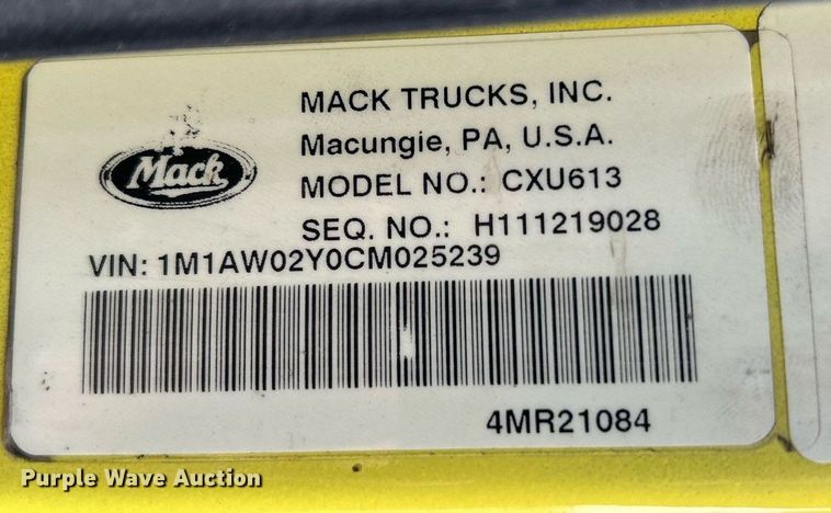 image for item DS0790 2012 Mack CXU613 semi truck