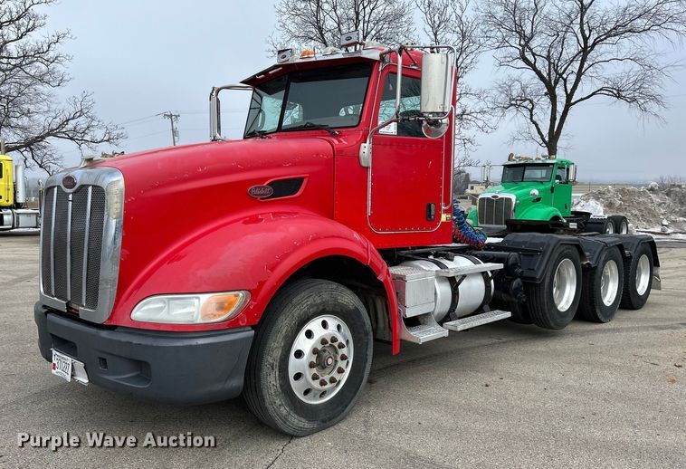 image for item DS0791 2008 Peterbilt  386 semi truck