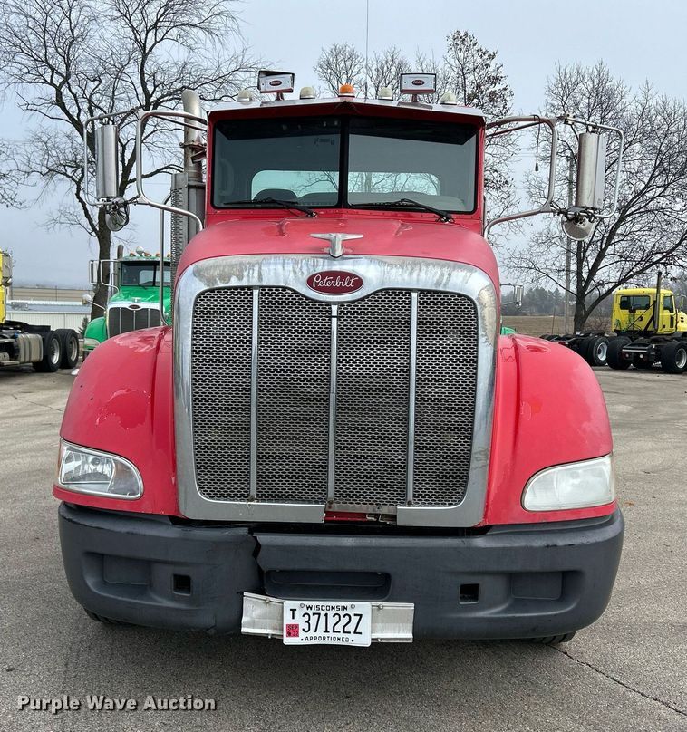 image for item DS0791 2008 Peterbilt  386 semi truck