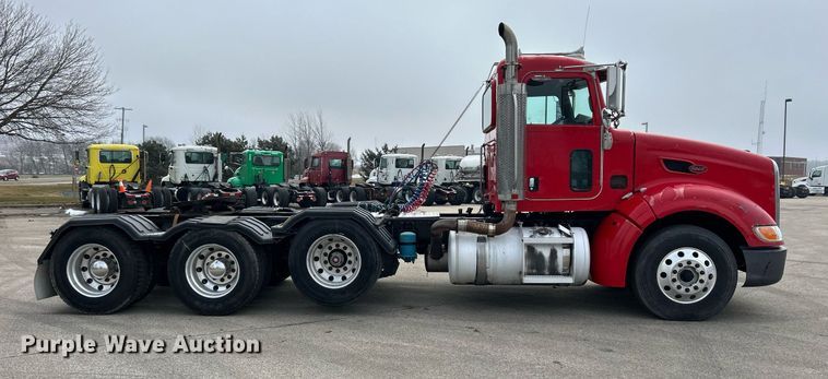 image for item DS0791 2008 Peterbilt  386 semi truck