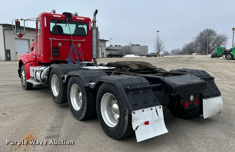 image for item DS0791 2008 Peterbilt  386 semi truck