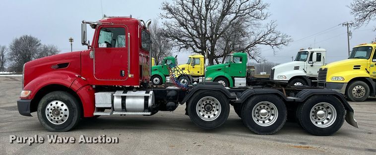 image for item DS0791 2008 Peterbilt  386 semi truck