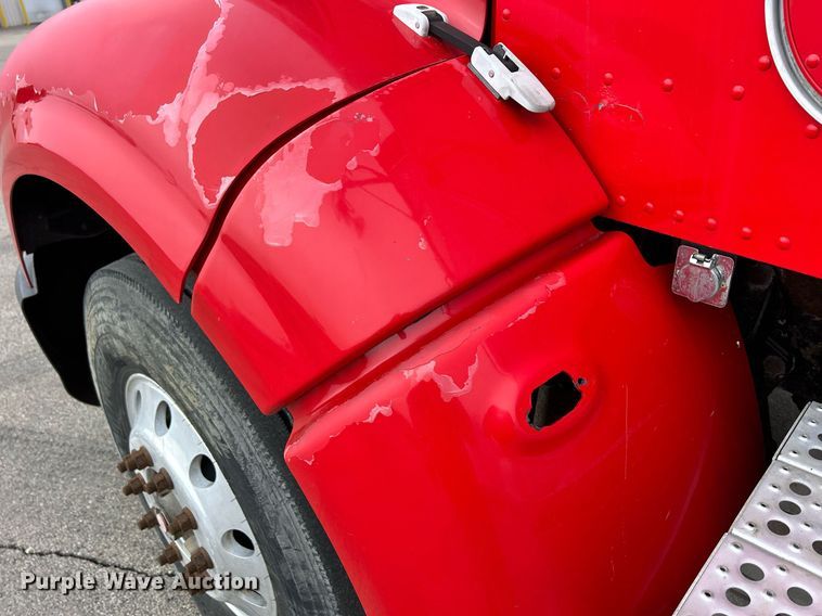 image for item DS0791 2008 Peterbilt  386 semi truck