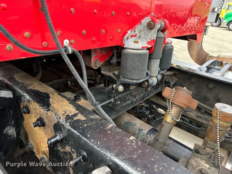 image for item DS0791 2008 Peterbilt  386 semi truck