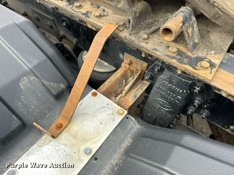 image for item DS0791 2008 Peterbilt  386 semi truck