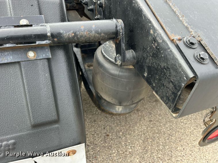 image for item DS0791 2008 Peterbilt  386 semi truck