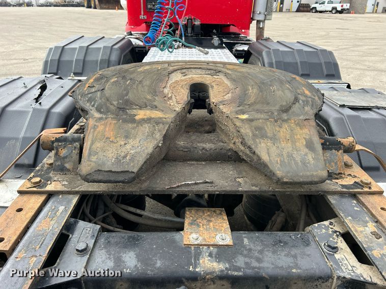 image for item DS0791 2008 Peterbilt  386 semi truck