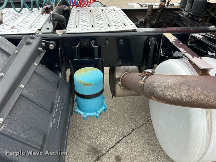 image for item DS0791 2008 Peterbilt  386 semi truck