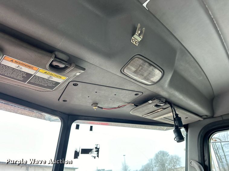 image for item DS0791 2008 Peterbilt  386 semi truck