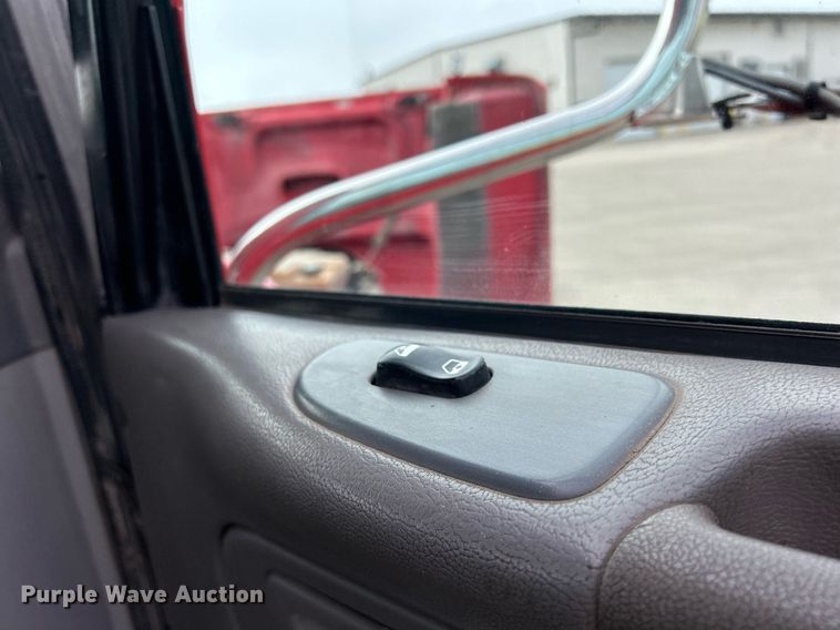 image for item DS0791 2008 Peterbilt  386 semi truck