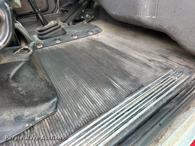 image for item DS0791 2008 Peterbilt  386 semi truck