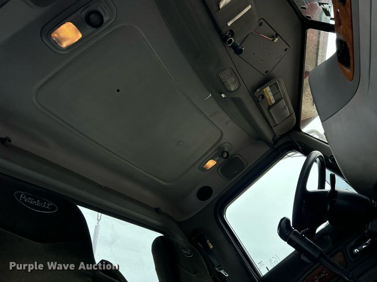 image for item DS0791 2008 Peterbilt  386 semi truck