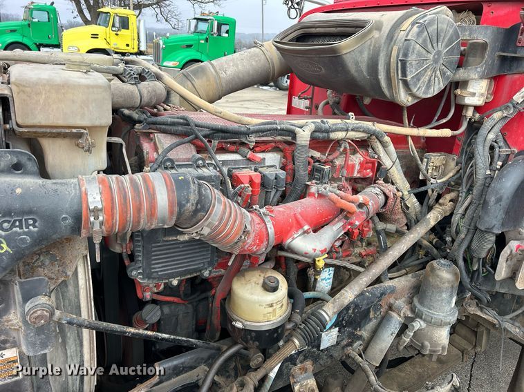 image for item DS0791 2008 Peterbilt  386 semi truck