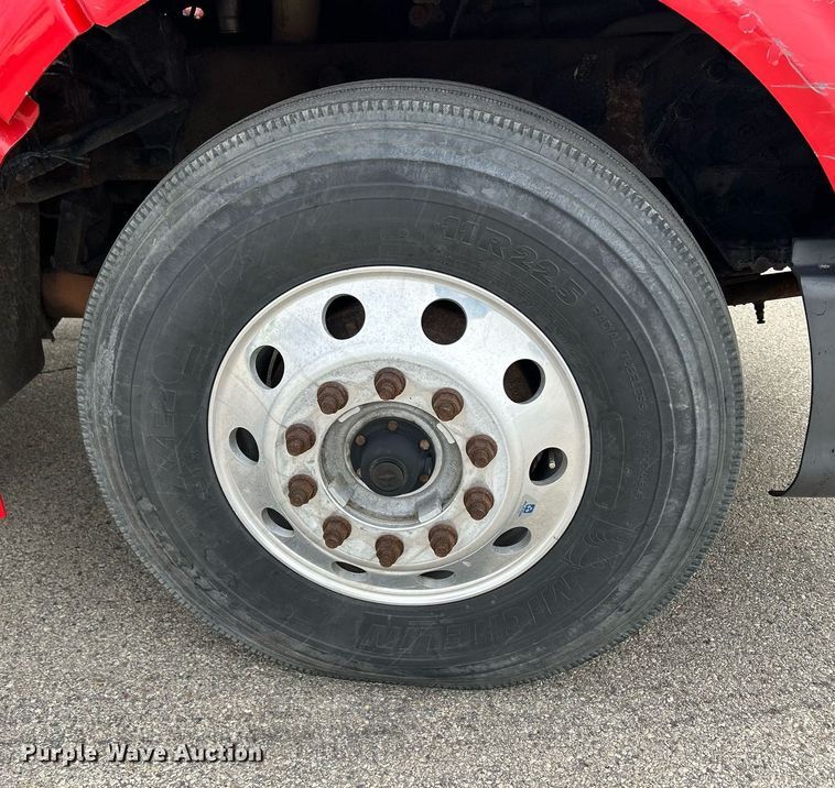 image for item DS0791 2008 Peterbilt  386 semi truck