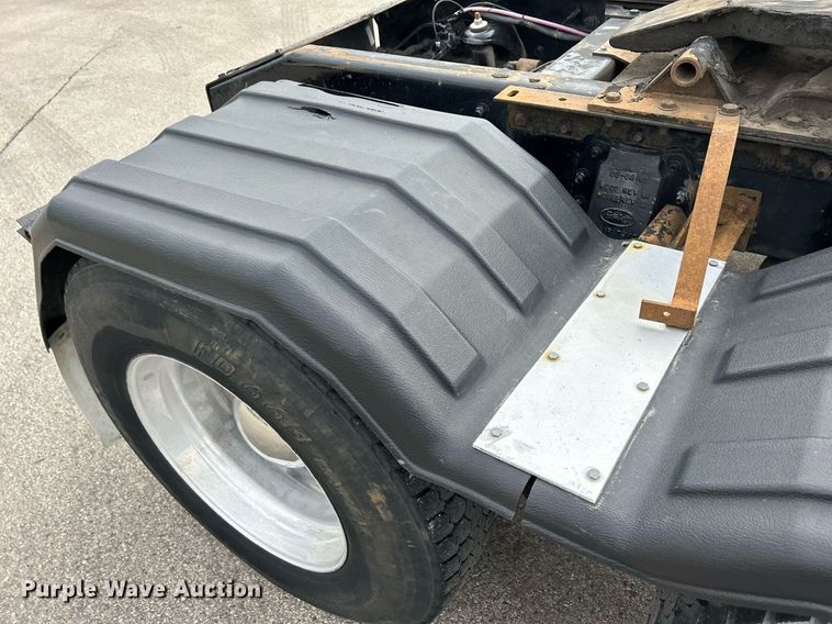 image for item DS0791 2008 Peterbilt  386 semi truck