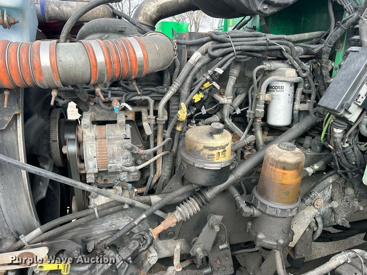 image for item DS0792 2012 Peterbilt  384 semi truck