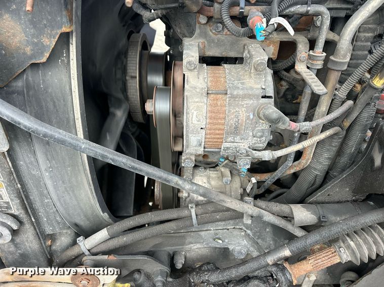 image for item DS0792 2012 Peterbilt  384 semi truck