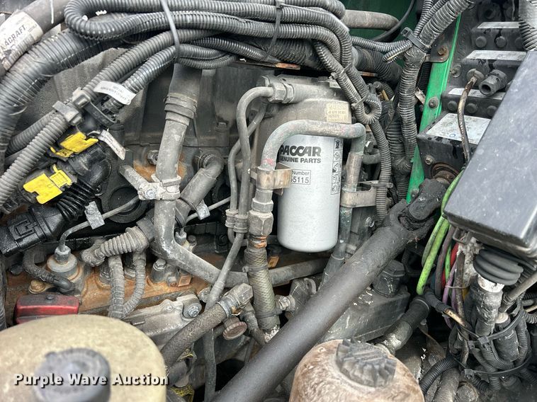 image for item DS0792 2012 Peterbilt  384 semi truck