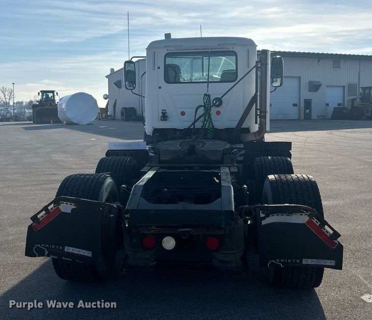 image for item DS0795 2011 Mack CXU613 semi truck