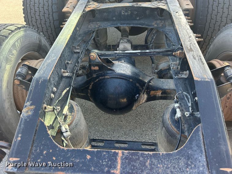 image for item DS0795 2011 Mack CXU613 semi truck