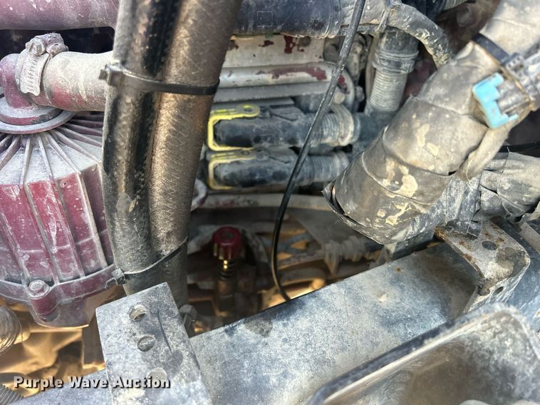 image for item DS0795 2011 Mack CXU613 semi truck