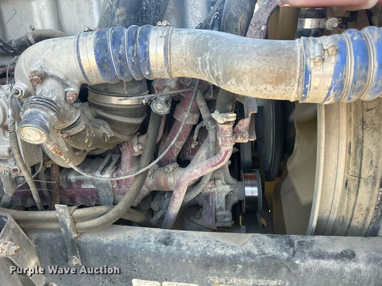 image for item DS0795 2011 Mack CXU613 semi truck