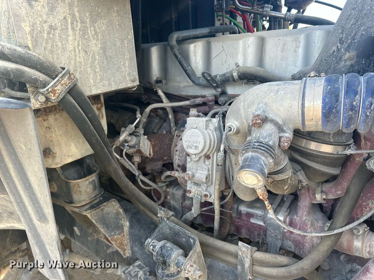 image for item DS0795 2011 Mack CXU613 semi truck