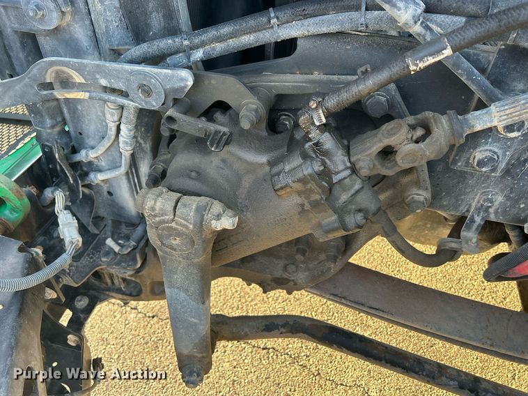 image for item DS0797 2013 Peterbilt  384 semi truck