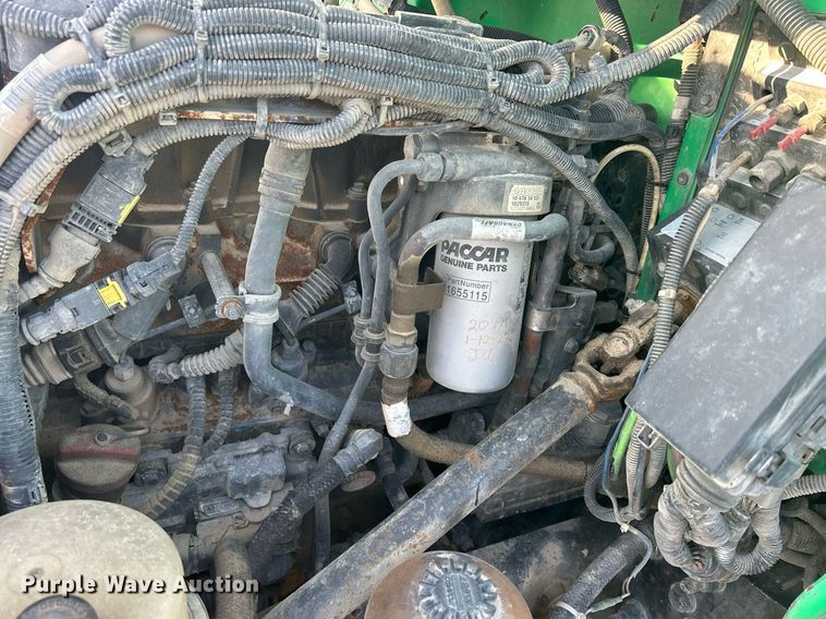 image for item DS0797 2013 Peterbilt  384 semi truck