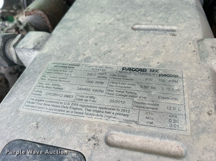 image for item DS0797 2013 Peterbilt  384 semi truck