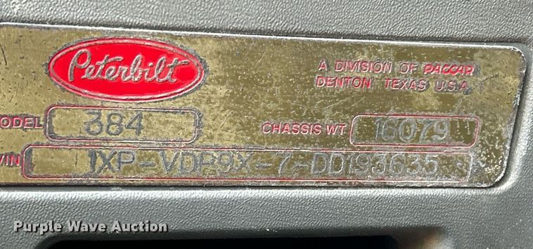 image for item DS0797 2013 Peterbilt  384 semi truck
