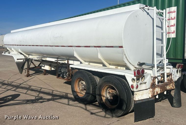 image for item DS0810 1970 Fruehauf  tank trailer