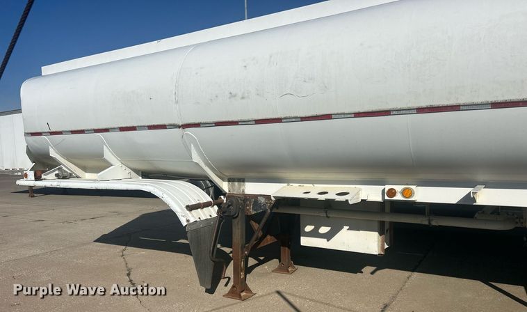 image for item DS0810 1970 Fruehauf  tank trailer